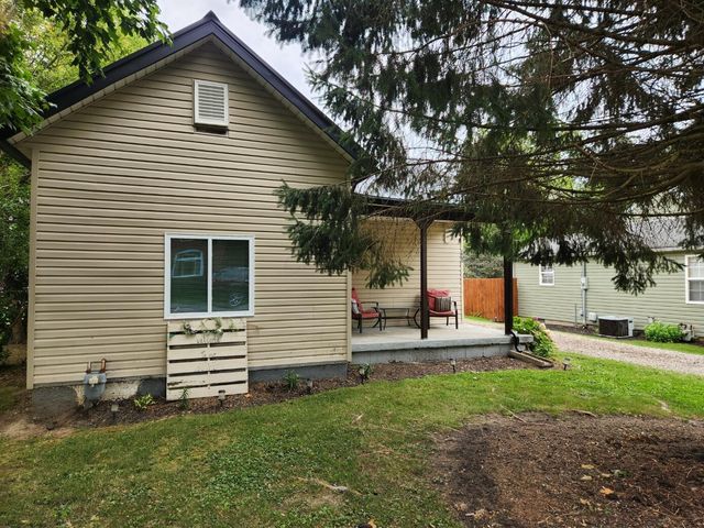990 Woodlawn Avenue, Newark, OH 43055