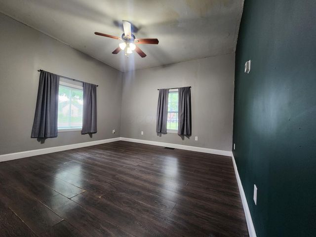 990 Woodlawn Avenue, Newark, OH 43055