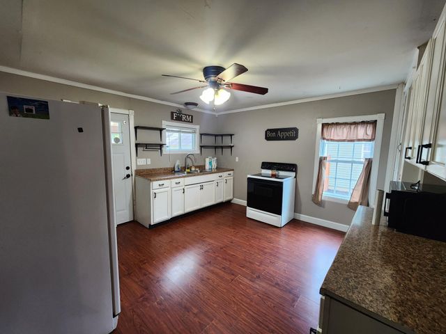 990 Woodlawn Avenue, Newark, OH 43055