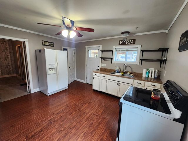990 Woodlawn Avenue, Newark, OH 43055