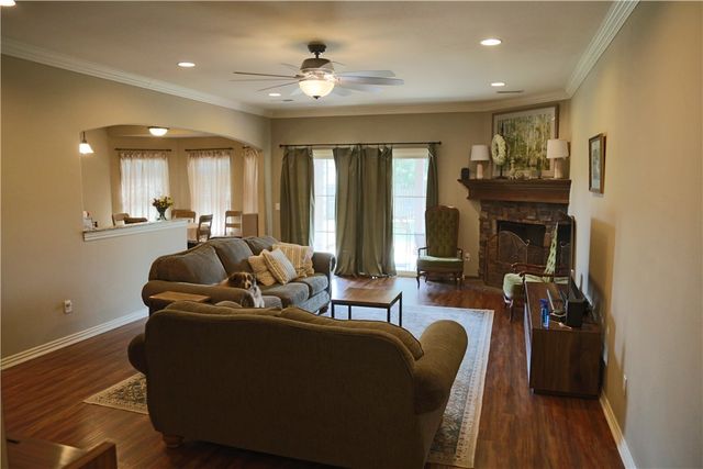 2109 Quinlan Avenue, Lowell, AR 72745