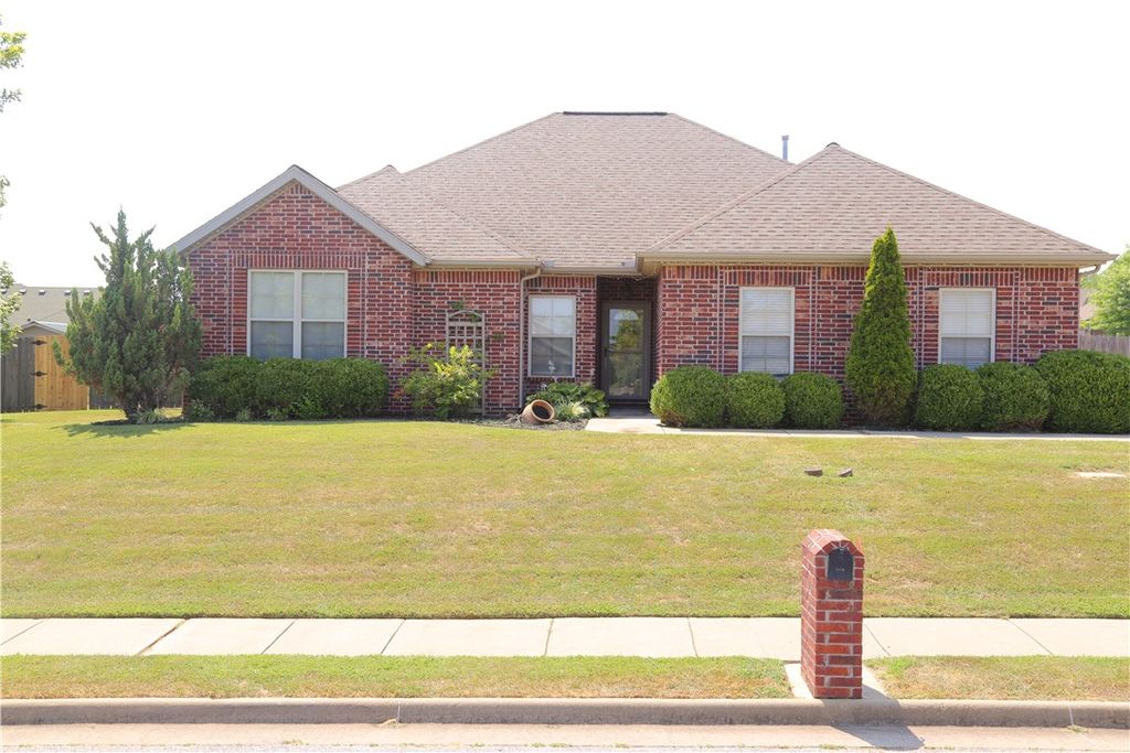 2109 Quinlan Avenue, Lowell, AR 72745