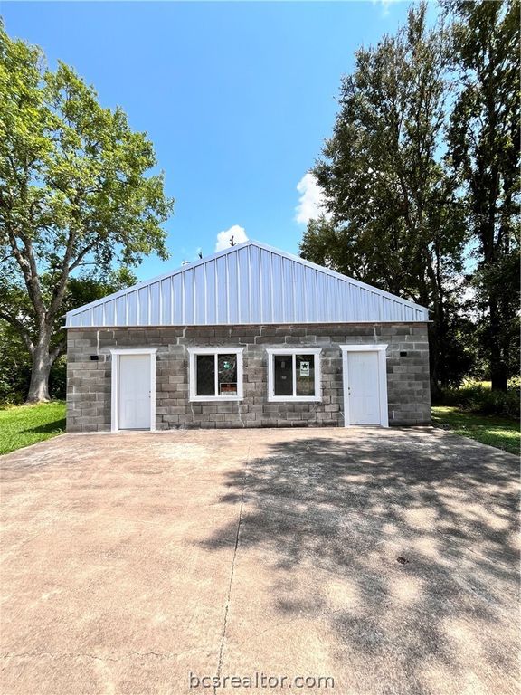 1101 West Washington, Navasota, TX 77868 — exterior