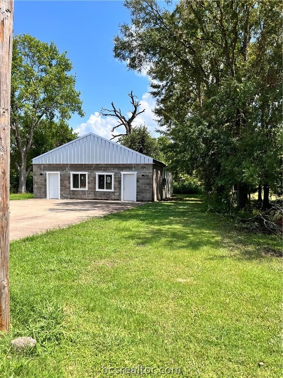 1101 West Washington, Navasota, TX 77868 — photo 2