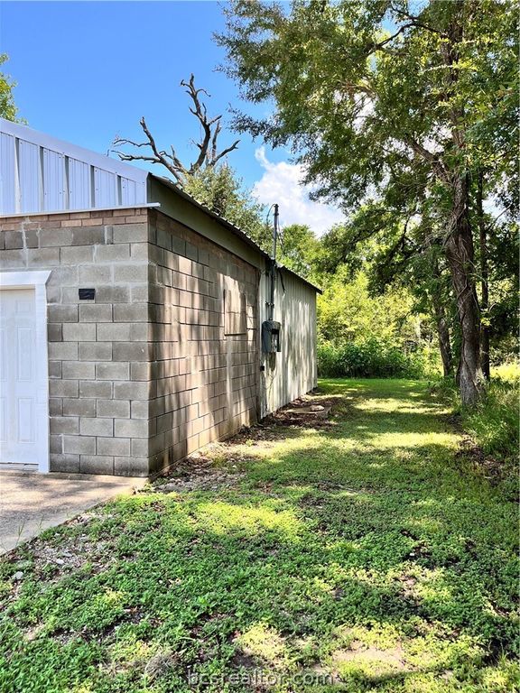 1101 West Washington, Navasota, TX 77868 — photo 4