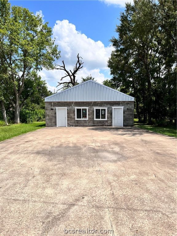 1101 West Washington, Navasota, TX 77868 — photo 5