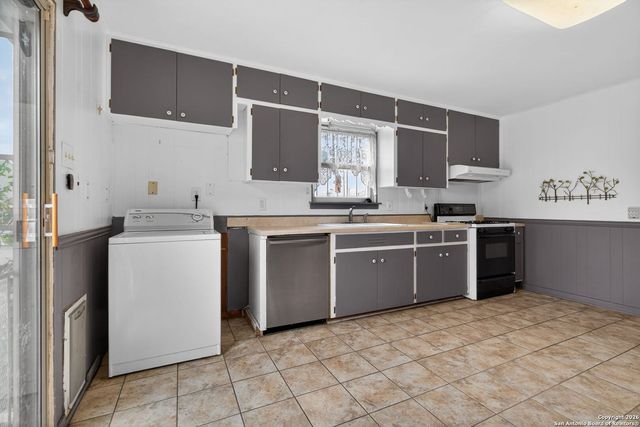 4530 Winneway, San Antonio, TX 78222