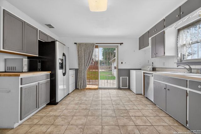 4530 Winneway, San Antonio, TX 78222