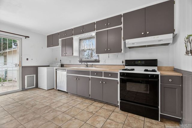 4530 Winneway, San Antonio, TX 78222