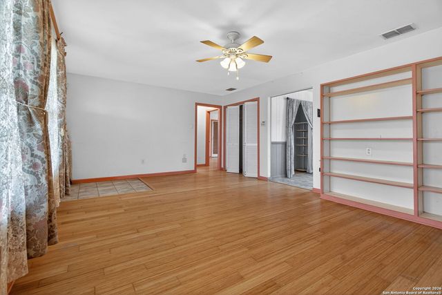 4530 Winneway, San Antonio, TX 78222