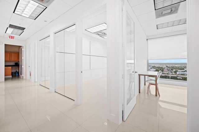 175 SW 7th Street 1600, Miami, FL 33130