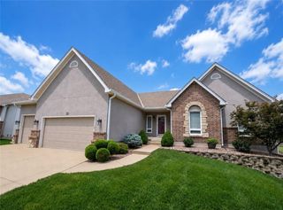 312 SE Alexandria Drive, Lee's Summit, MO 64063