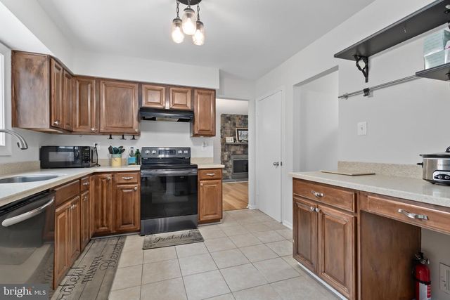 3488 LYON PARK CT, Woodbridge, VA 22192