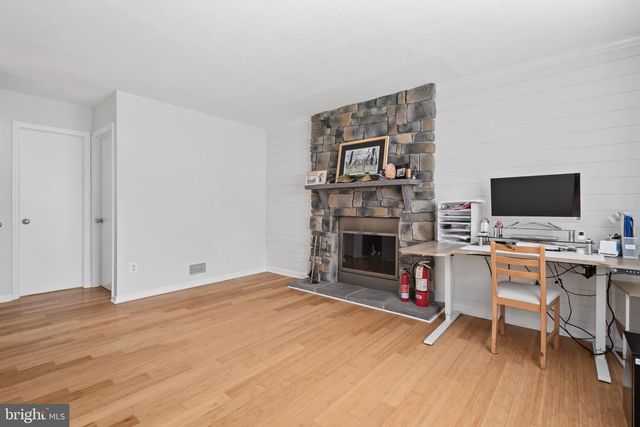 3488 LYON PARK CT, Woodbridge, VA 22192