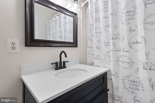 3488 LYON PARK CT, Woodbridge, VA 22192