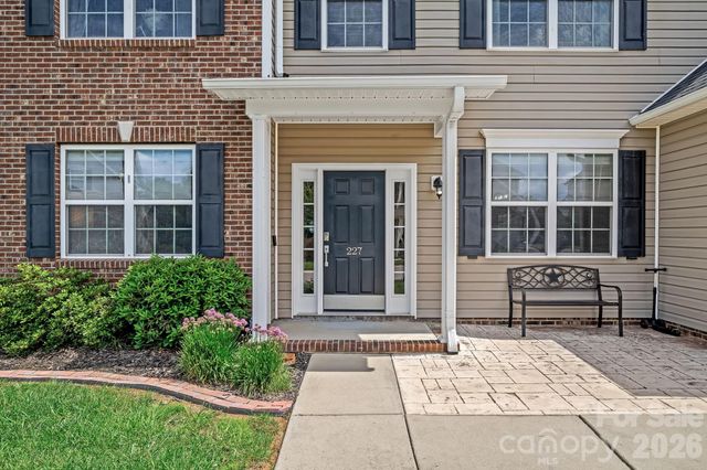 227 Roanoke Road, Fletcher, NC 28732