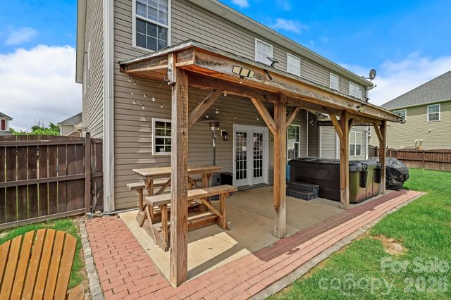 227 Roanoke Road, Fletcher, NC 28732