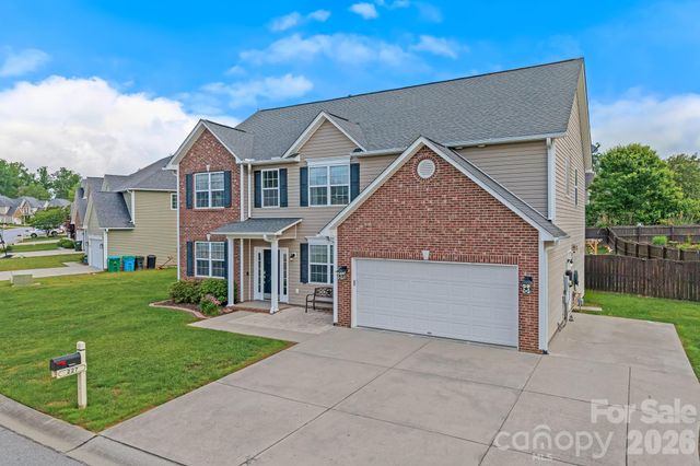 227 Roanoke Road, Fletcher, NC 28732