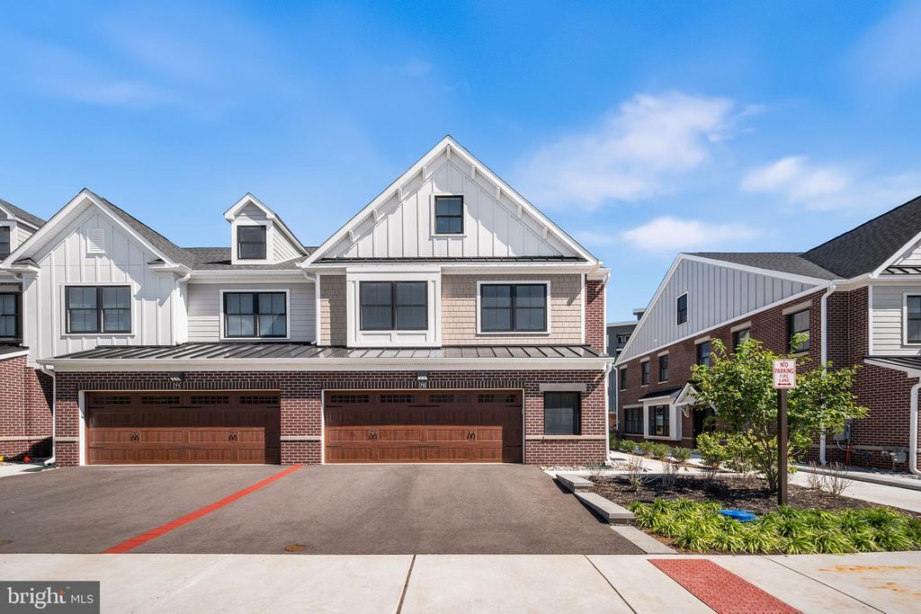 70 RIVERWALK, PLAINSBORO, NJ 08536 — exterior