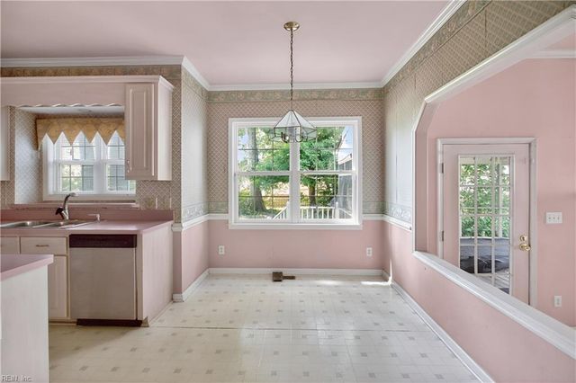 6403 Old Westham N DR, Suffolk, VA 23435
