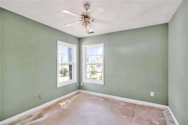 6403 Old Westham N DR, Suffolk, VA 23435
