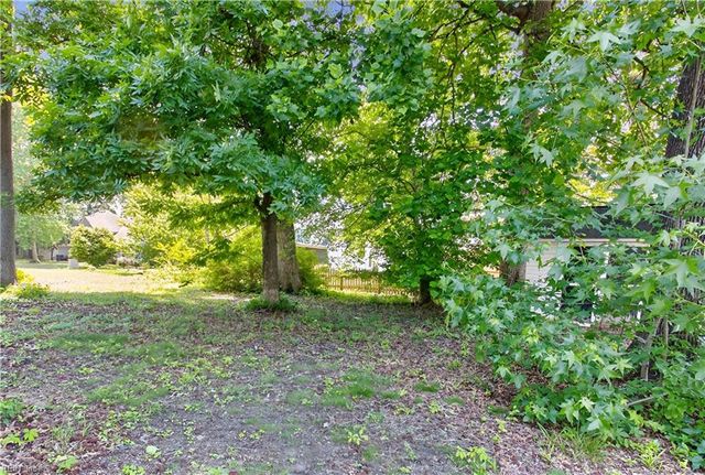 6403 Old Westham N DR, Suffolk, VA 23435