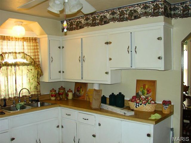 29 S 57th Street 2, Belleville, IL 62226