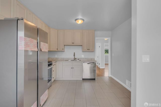 1560 Mckinnon Avenue, San Francisco, CA 94124