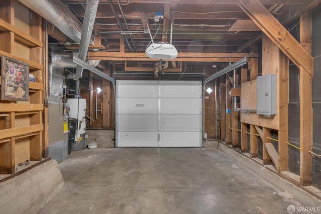 1560 Mckinnon Avenue, San Francisco, CA 94124