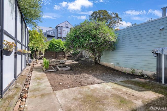 1560 Mckinnon Avenue, San Francisco, CA 94124