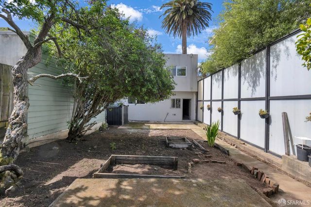 1560 Mckinnon Avenue, San Francisco, CA 94124