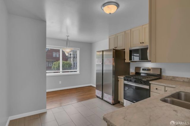 1560 Mckinnon Avenue, San Francisco, CA 94124