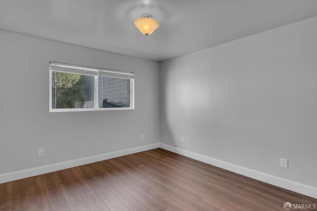 1560 Mckinnon Avenue, San Francisco, CA 94124