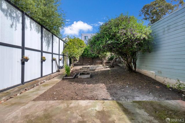 1560 Mckinnon Avenue, San Francisco, CA 94124