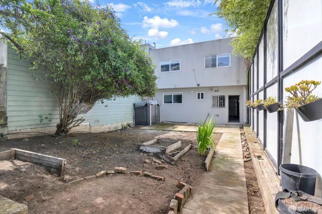 1560 Mckinnon Avenue, San Francisco, CA 94124