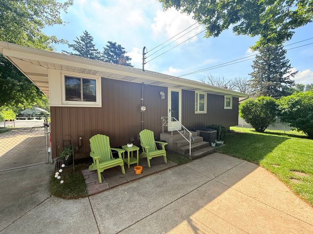 2055 English Street, Maplewood, MN 55109