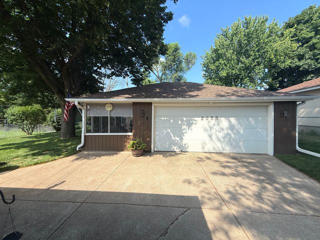 2055 English Street, Maplewood, MN 55109