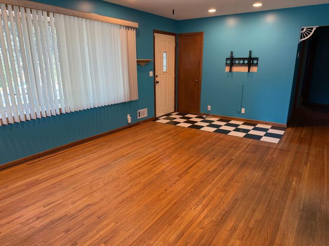 2055 English Street, Maplewood, MN 55109