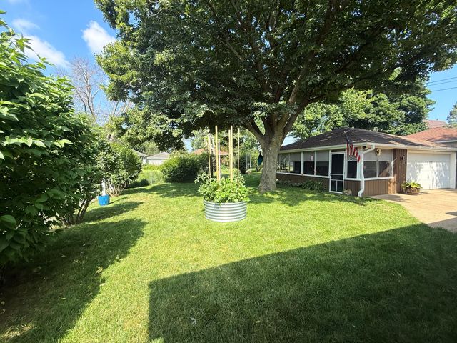 2055 English Street, Maplewood, MN 55109