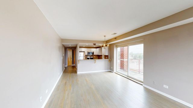 6238 26th Street 504, Berwyn, IL 60402