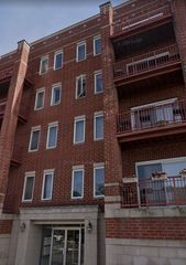 6238 26th Street 504, Berwyn, IL 60402
