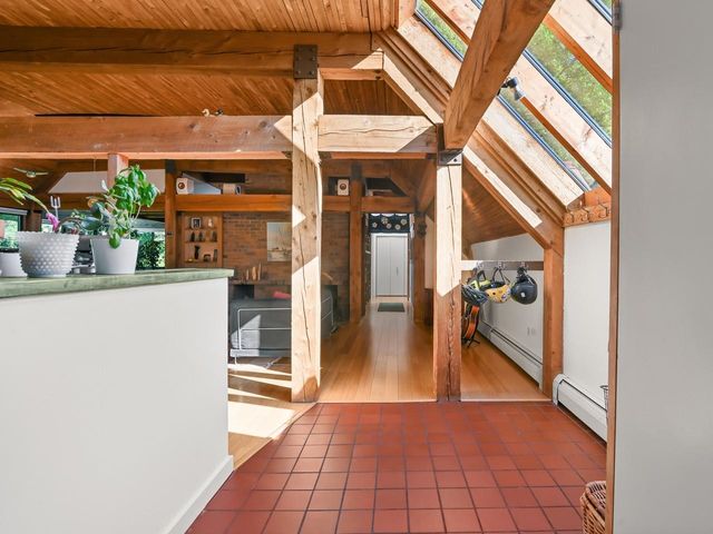 125 Redrock Dr Apt 302, Burlington, VT 05401
