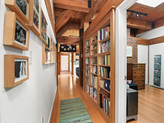 125 Redrock Dr Apt 302, Burlington, VT 05401
