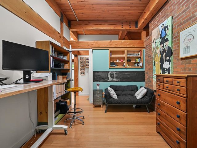 125 Redrock Dr Apt 302, Burlington, VT 05401