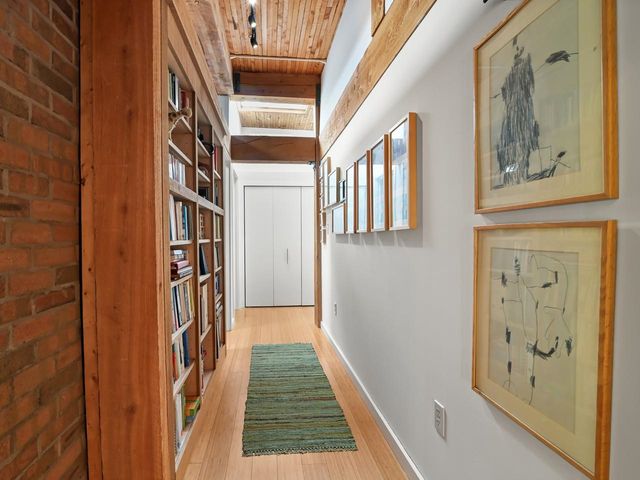 125 Redrock Dr Apt 302, Burlington, VT 05401
