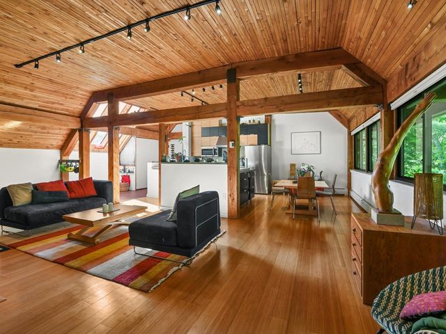 125 Redrock Dr Apt 302, Burlington, VT 05401