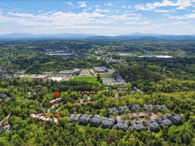 125 Redrock Dr Apt 302, Burlington, VT 05401