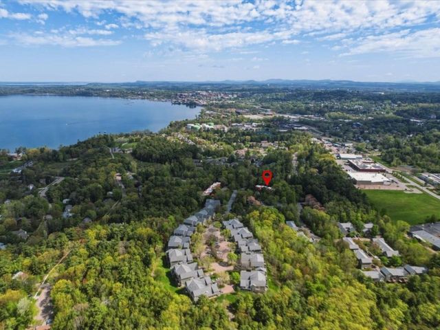 125 Redrock Dr Apt 302, Burlington, VT 05401