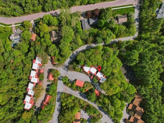 125 Redrock Dr Apt 302, Burlington, VT 05401