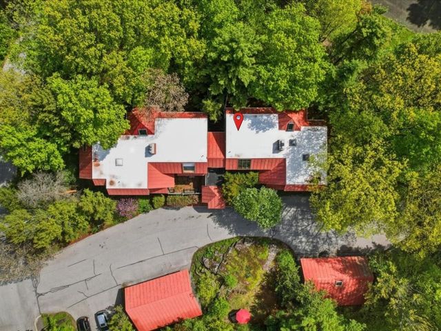 125 Redrock Dr Apt 302, Burlington, VT 05401